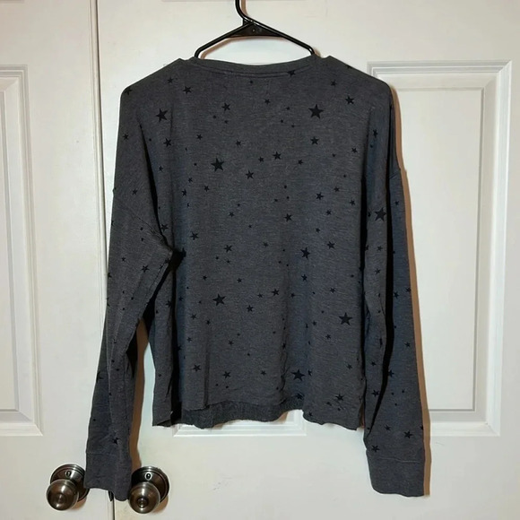 Thread and supply star sweatshirt size medium gray, black lightweight, crewneck - Picture 4 of 6